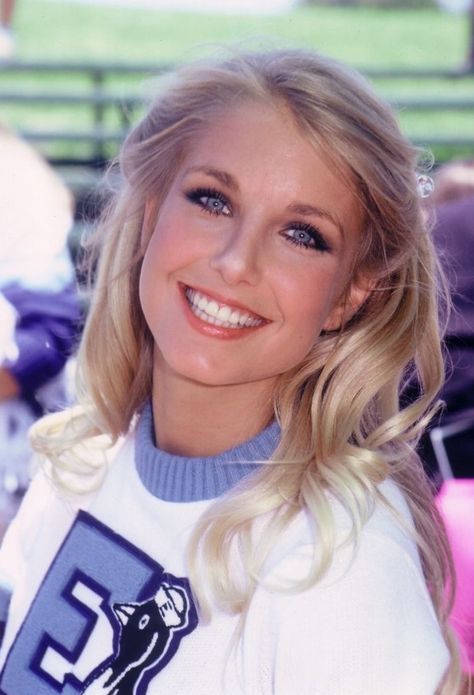 Heather Thomas. Olivia Taylor Dudley, Heather Locklear, Heather Thomas, Chloe Grace Moretz, Chloe Grace, Gal Gadot, Chris Hemsworth, Classic Beauty, Vintage Beauty