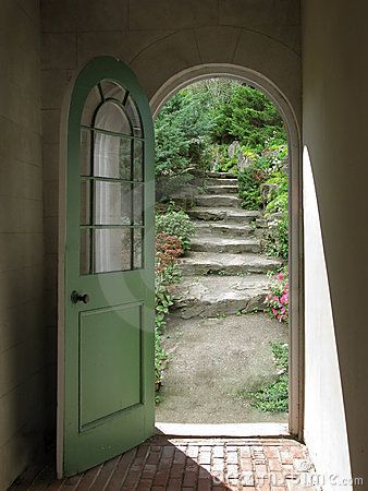 Arched Doorway to Quiet Garden - This is just a stock photo, but isn't it lovely?... This is really beautiful... Old Doors, An Open Door, Arch Doorway, Garden Stairs, Porte Decorate, Garden Wallpaper, Open Door, Beautiful Doors, Green Garden