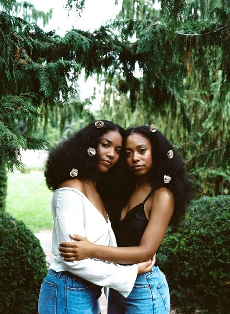 Black Sisters Photoshoot, Black Sisters Aesthetic, Sis Photoshoot, Sis Pictures, Jcpenny Photos, Sisterhood Aesthetic, Lash Photoshoot, Black Sisterhood, Sister Shoot