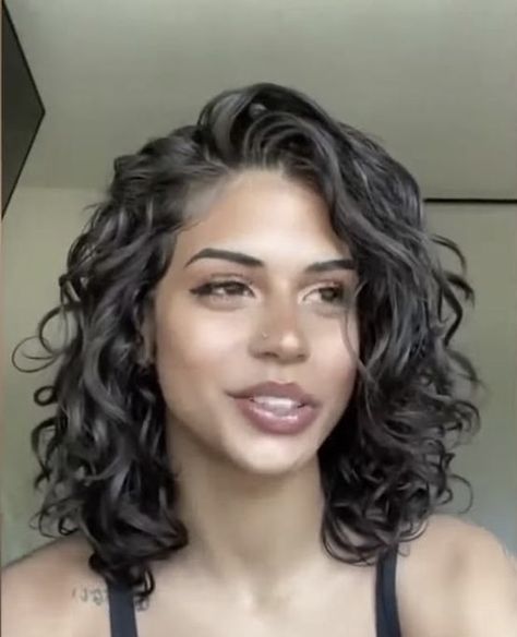 Curly Thick Short Hairstyles, Shoulder Length Hair Curly Natural, Curly Layered Shoulder Length Hair, Curly Hair Midlength, Curly Long Inverted Bob, Curly Bob With Side Swept Bangs, Curly Haircuts Square Face, Haircuts For Shoulder Length Curly Hair, Should Length Curly Hair