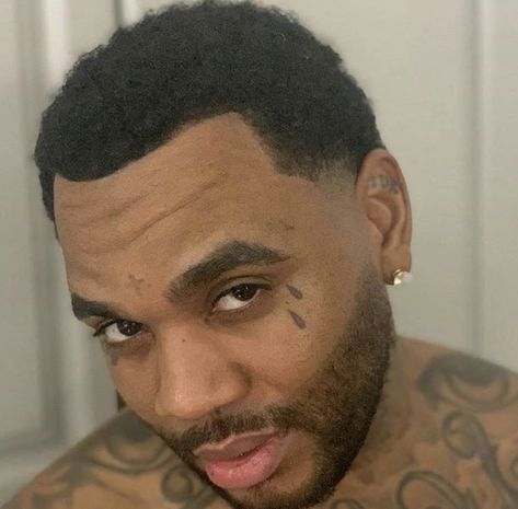 Humour, Kevin Gates Reaction Pic, Funny Rapper Pictures, Kevin Gates Funny Pics, Kevin Gates Pfp, Reaction Pictures Twitter, Kevin Gates Funny, Celebrity Mood Pics, Funny Celebrity Pics