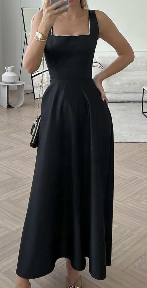 Svecane Haljine, Cotillion Dresses, Trendy Prom Dresses, Tailored Clothes, Elegant Dresses Classy, Fashion Illustration Dresses, Prom Dress Inspiration, Fancy Dress Design, Estilo Chic