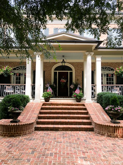 Front Porch Decorating Ideas Summer, Porch Elevation, Long Front Porch, Front Porch Stairs, Patriotic Porch, Brick Porch, Front Porch Steps, Porch Stairs, Front Stairs