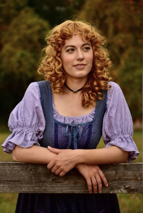 Rosie Cotton Costume, Hobbit Female Costume, Female Hobbit Costume, Hobbit Costume Female, Female Hobbit, Hobbitcore Fashion, Fairy Costume Makeup, Hobbit Dress, Rosie Cotton