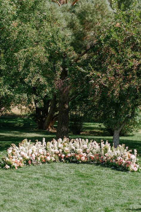 Floral Hedge Wedding, Wedding Ceremony Circle, Ground Arch Wedding, Half Moon Ceremony Flowers, Flower Circle Wedding Ceremony, Floral Hedge, Half Moon Floral Arch Wedding, Semi Circle Floral Ceremony, Ground Floral Arch