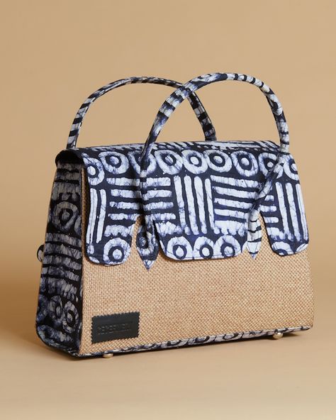 Southwestern Fabric, Canvas Bag Diy, Travel And Work, Boxy Bags, African Bag, Creative Bag, Fabric Dye, Silk Bag, Printed Handbags