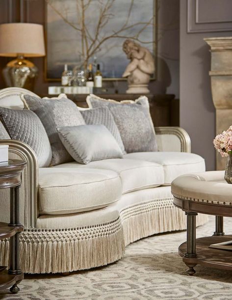 Sectional Ideas, Sofa Elegant, Royal Sofa, Classic Sofa Sets, Silver Sofa, Salas Living Room, French Sofa, Elegant Living Room Decor, Classic Living Room