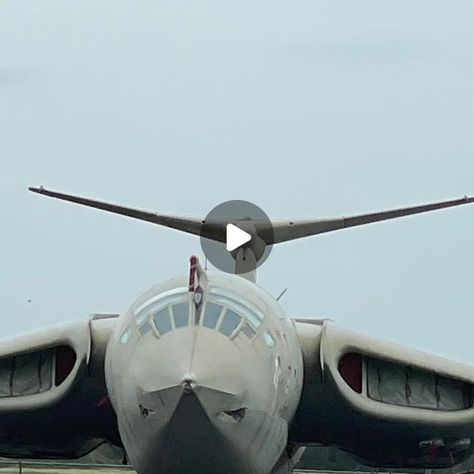 @daringbeefcake on Instagram: "Handley Page Victor #planespotting #planespotters #avgeek #avgeeks #aviation #history #handleypagevictor #flying #planes #historicalplanes #warplanes" Otters, History, Military Aircraft, Classic Cars, Handley Page Victor, Flying Planes, British Aircraft, Aviation History, Aircraft