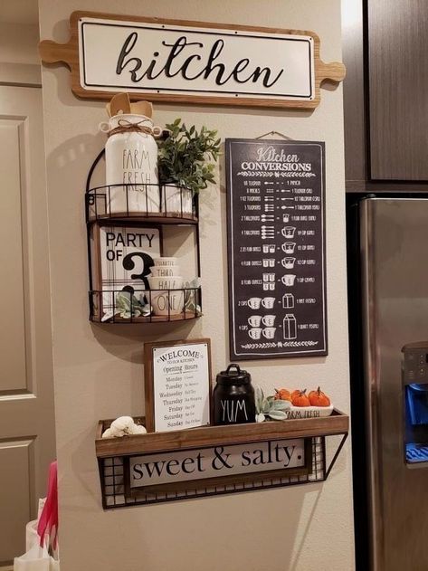 Diy Cozinha, Diy Farmhouse Ideas, Kitchen Decor Ideas, Farmhouse Decor Living Room, Farmhouse Country, Kitchen Redo, Farmhouse Kitchen Decor, Kitchen Makeover, Kitchen Wall Decor