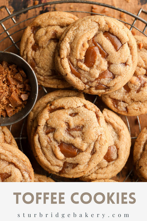 These toffee cookies are made with brown butter, dark brown sugar, and homemade toffee - they are incredibly flavorful with soft & fluffy centers and lightly crisp on the edges. No mixer is required for this recipe! Sticky Toffee Cookies, Brown Sugar Toffee Cookies, Espresso Toffee Cookies, Homemade Toffee Bits, Toffee Butter Cookies, Desserts With Brown Butter, Browned Butter Toffee Chocolate Chip Cookies, Toffee Crunch Cookies, Christmas Cookies Homemade