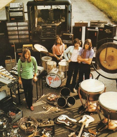 PINK FLOYD HQ 70s Rock Bands, Pink Floyd Members, Pink Floyd Poster, Pink Floyd Band, Pink Floyd Art, Richard Williams, Roger Waters, David Gilmour, Cool Rocks