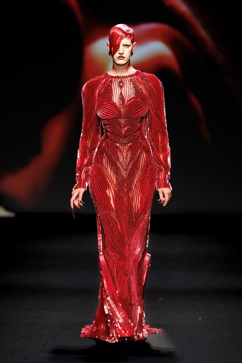 Robert Wun’s 10th Anniversary Couture Collection Robert Wun, Runway Fashion Couture, Moda Paris, Couture Mode, Fall Winter 2024, Fashion Week Runway, Runway Models, Fashion Show Collection, Winter 2024