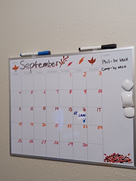 August Calendar Aesthetic Whiteboard, August Calendar Aesthetic, Whiteboard Calendar Ideas, White Board Decoration Ideas, Whiteboard Ideas, Calendar Aesthetic, Calendar Themes, Dry Erase Board Calendar, Whiteboard Calendar