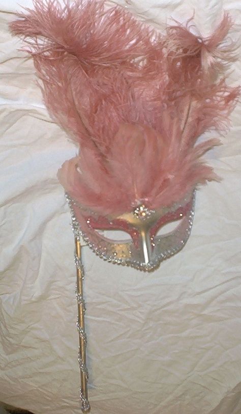 Masquerade Ball Dresses And Masks, Masquerade Quinceanera Ideas, Masquerade Party Aesthetic, Pink Masquerade Mask, Masquerade Aesthetic, Masquerade Outfit Ideas, Mascarade Ball, Sweet 16 Masquerade Party, Masquerade Ball Dresses