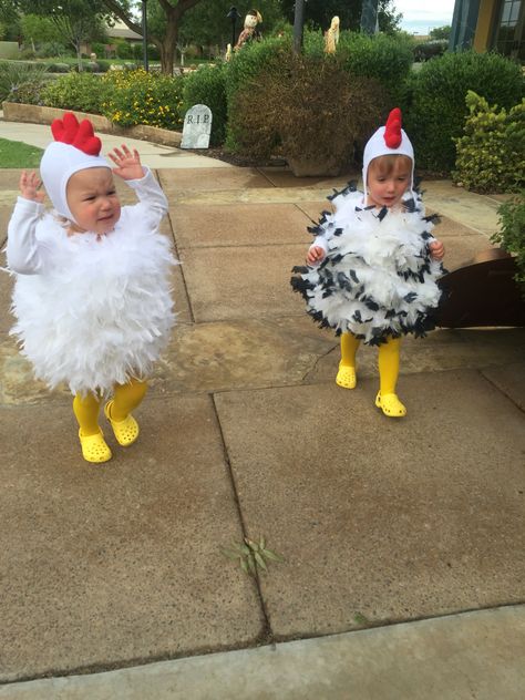 Twins Halloween chicken costumes 2015 Chicken Outfit, Halloween Chicken, Chicken Halloween, Halloween Costume Toddler Girl, Halloween Kids Costumes Girls, Twin Halloween, Chicken Costumes, Toddler Girl Halloween, Baby Chicken