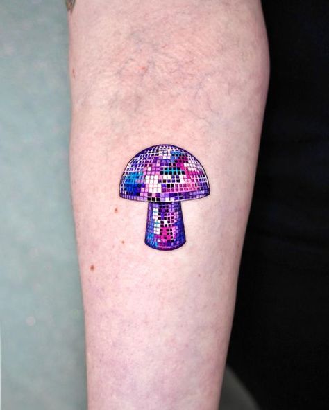 Anya Tsyna ♠ the most intricate tattoos on Instagram: "🪩Disco Mushroom🍄 ✨poisonous, but fabulous💜 ✨ ✨London✨booking APRIL✨" Magic Mushroom Tattoo, Disco Tattoo, Disco Mushroom, Mushroom Tattoo, Mushroom Tattoos, Intricate Tattoo, Magic Mushroom, Realism Tattoo, March 1