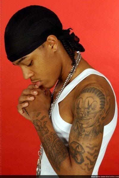 Wow Tattoo, 2000s Boys Fashion, Lil Bow Wow, 90s Black Men, 2000s Boys, Tattoo On Hand, Hip Hop Classics, Ball Aesthetic, Tattoo Pictures