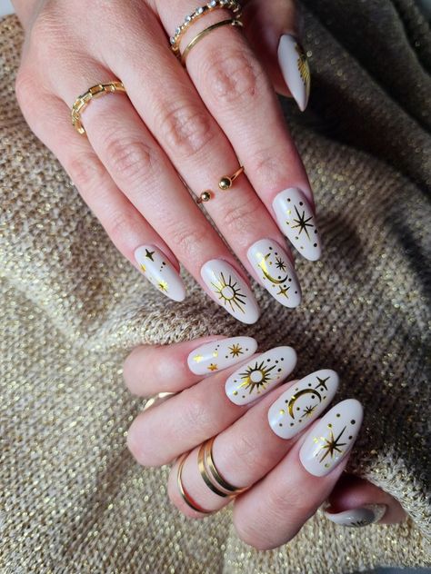 Mehndi Nails Art, Cosmic Nail Art, Cosmic Nails, January Nails, Nebulas, Galaxy Nails, Stylish Nails Designs, Edgy Nails, Twinkling Stars