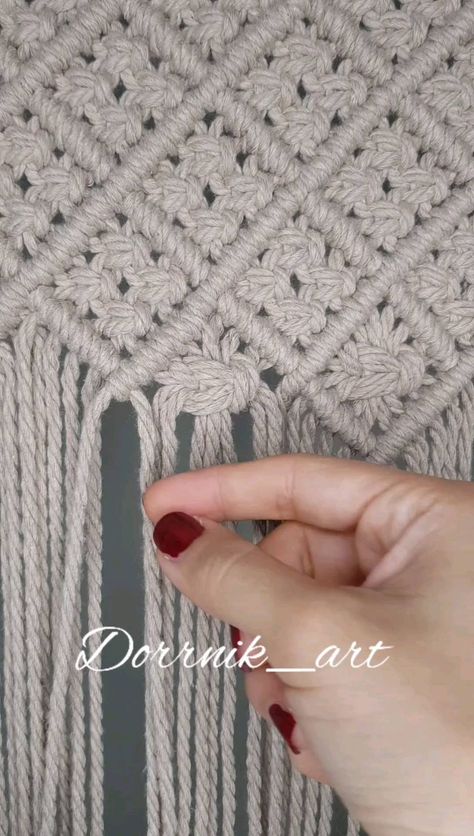 Dream Catchers Macrame, Macrame Rug Pattern, Macrame Rug Tutorial, Macrame Blanket, Macrame Stitches, Vertical Clove Hitch Knot Macrame, Macrame Hitch Knot, Macrame Double Half Hitch Knot Tutorial, Macrame Clove Hitch Knot