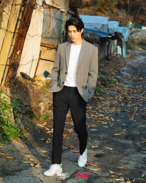 Interview Outfit Men, Kpop Fashion Men, Blazer Outfits Men, Mens Business Casual Outfits, Minimalist Fashion Men, Tailoring Techniques, Classy Outfits Men, Mens Fashion Blazer, Smart Casual Men