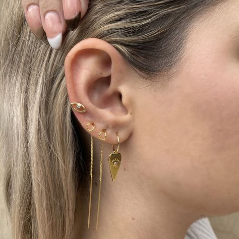 Earrings Triple Piercing, Thread Earrings Gold, Triple Piercing, Gold Thread Earrings, Pretty Ear Piercings, Multiple Earrings, Indie Jewelry, Gold Jewelry Stores, Luxe Jewelry