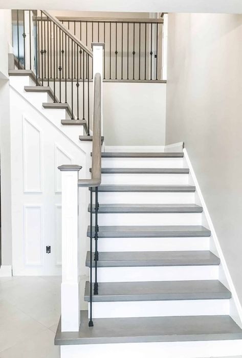 Modern Staircase Ideas, Stairs Makeover Design, Makeover House, Diy Staircase Makeover, Stairs Makeover Ideas, Stairs Renovation, Diy Staircase, Stairs Makeover, House Staircase