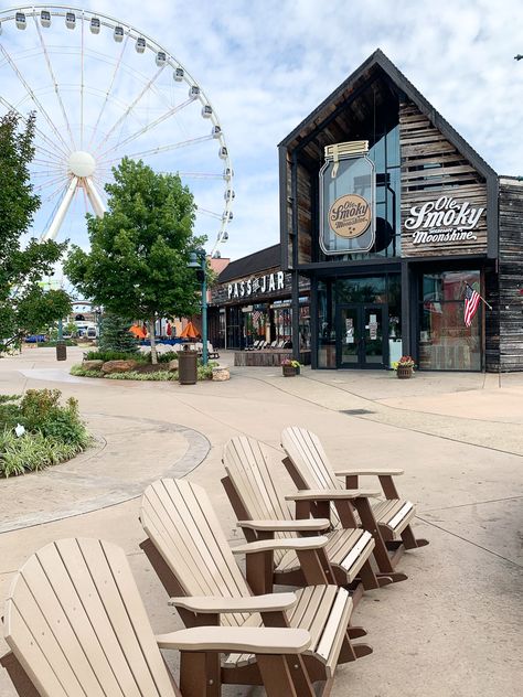 Tennessee Family Vacation, Mountain Vibes, Pigeon Forge Tennessee, Tennessee Travel, Tennessee Vacation, Gatlinburg Tennessee, Gatlinburg Tn, Mountain Vacations, Hello Lovely