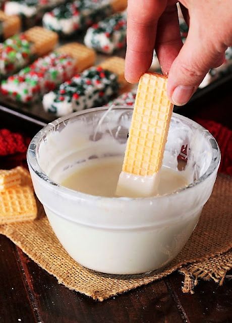 How to Make Christmas White Chocolate-Dipped Sugar Wafers Image Sugar Wafers, Easy Christmas Treat, The Kitchen Is My Playground, Christmas Treats To Make, Whipped Shortbread, Best Christmas Appetizers, Christmas Eats, Christmas Sweet Treats, Xmas Desserts