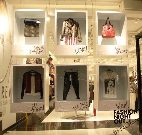 Forever 21. Polaroid style. Store Visual Merchandising Display Ideas, 3d Polaroid, Window Merchandising, Fashion Polaroid, Polaroid Idea, Window Display Ideas, Visual Merchandising Fashion, Polaroid Frames, 3d Display