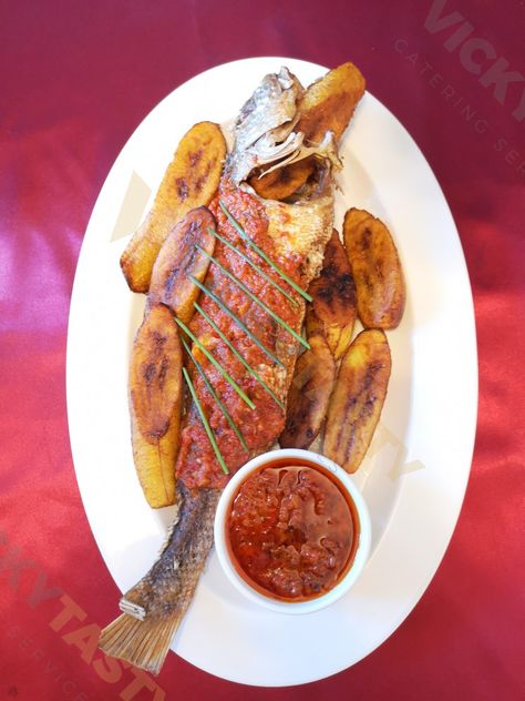 Fried Croaker fish served with plantain and ginger spiced bell pepper sauce. 👌 #vickytasty #eventcaterer #nigeriancuisine @vickytasty Croaker Fish, Bell Pepper Sauce, Ginger Spice, Pepper Sauce, Bell Pepper, Stuffed Bell Peppers, Steak, Ginger, Sauce