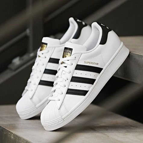 Adidas Mens, Street Look, Shoes Adidas, Leather Trainers, White Adidas, Cute Shoes, Adidas Shoes, Shoe Collection, Basketball Shoes