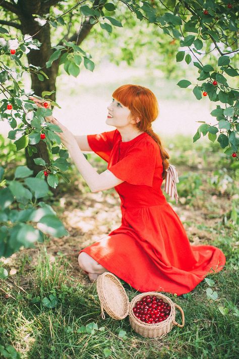 cherries-1 Cherry Picking Photoshoot, Cherry Picking Outfit, Cherry Photoshoot, Fruit Photoshoot, Redhead Fashion, A Clothes Horse, Cherry Picking, Fairy Festival, Fruit Picking