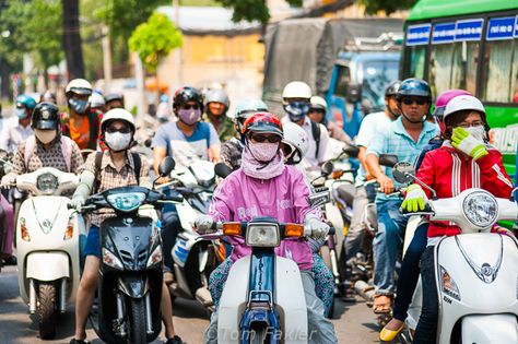 Day Trips From Boston, Huge Sunglasses, Motorcycle Fashion, Ride Motorcycle, Red Toms, Motorcycle Cover, Helmet Design, Motorcycle Style, Medieval Castle