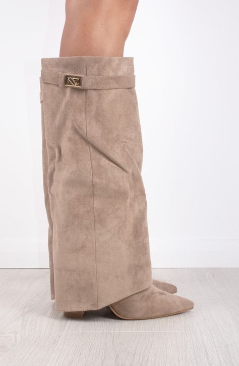 Women's Taupe Faux Suede Fold Over Shark Classic Buckle Knee High Boot – Miss Moda Luxe Taupe Cowboy Boots, How To Style Boots, Shark Boots Outfit, Brown Suede Boots Outfit, Shark Boots, Suede Boots Outfit, Isabel Marant Style, 00s Mode, Autumn Boots