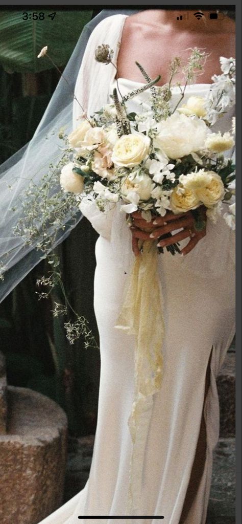 Unique Wedding Veils Floral, 70s Wedding Veil, Daisy Wedding Veil, Embroidered Wedding Veil Flower, Structured Wedding Dress, White Floral Embroidered Wedding Veil, Gardenia Wedding, Italian Wedding Dress, Married Af