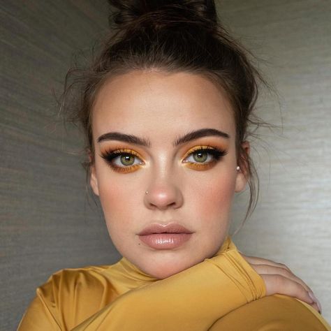 Julia Adams Makeup Artist 🇨🇦 on Instagram: “Can’t stop playing with yellow shadows lately. Top is from @aritzia ✨ EYES- @anastasiabeverlyhills Subculture Palette (Edge, New Wave and…” Yellow Eye Makeup, Yellow Makeup, Make Up Inspiration, Makeup Mistakes, Basic Makeup, Makeup Guide, Makeup Goals, Glam Makeup, Everyday Makeup