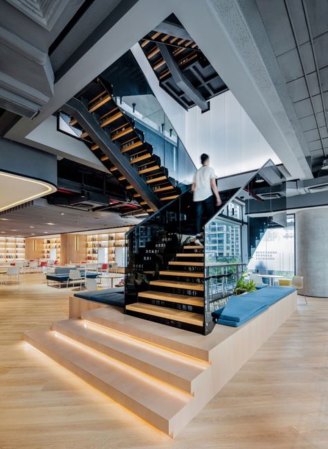 Office Under Stairs, Internal Staircase, Commercial Stairs, Management Office, Mobius Strip, Open Stairs, Staircase Design Modern, Stair Design, Stairs Design Interior