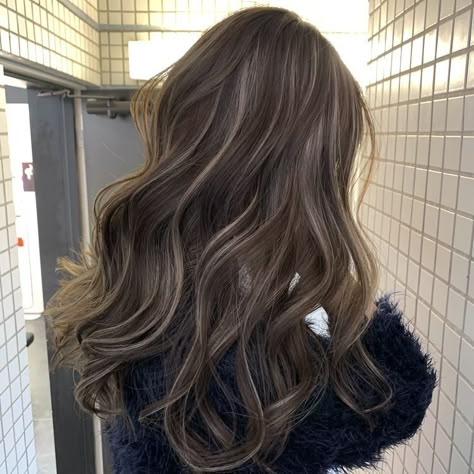 Partial Foilyage Hair, Balayage Hair 2023 Summer, Brown Underlights Hair, Brown Hair Inspiration Pale Skin, Korean Brown Highlights, Hair Inspo Color Dark Brown With Highlights, Cool Toned Babylights Brunette, Balayage Hair For Brown Hair, Ash Brown Partial Highlights