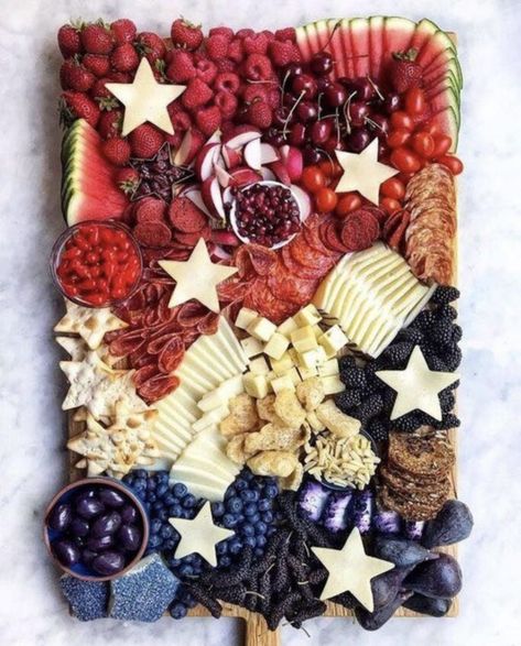 Patriotic Food, 4th Of July Desserts, Charcuterie Inspiration, Fourth Of July Food, Snack Board, Party Food Platters, Charcuterie And Cheese Board, Charcuterie Recipes, Party Platters