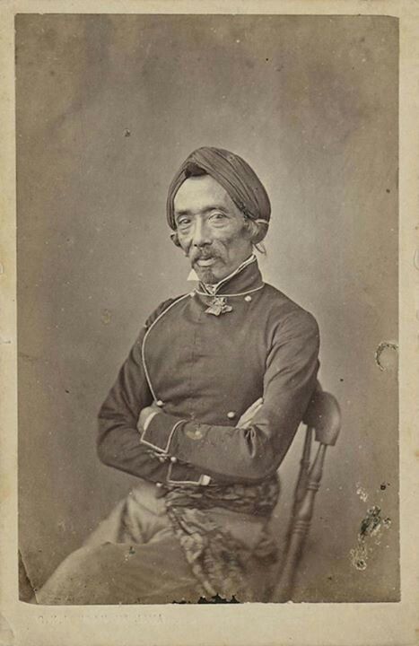 Indonesia, Java ~ Raden Saleh 1870 Maluku Islands, Raden Saleh, Tempo Doeloe, Male Hair, Dutch East Indies, Indonesian Art, Asia Tenggara, East Indies, Military Heroes