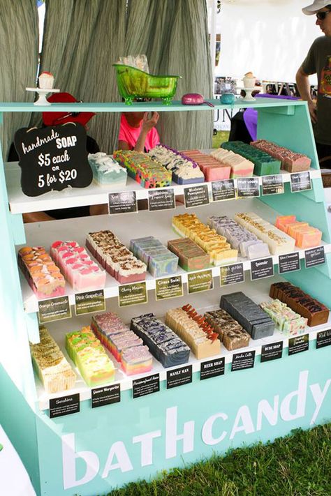 Bath candy. One of the most eye-catching ways to attract customers to your soap booth. Homemade Soap Recipes, Soap Booth, Săpunuri Handmade, Soap Display, Soap Shop, Craft Show Displays, Homemade Bath Products, Soap Packaging, Diy Soap