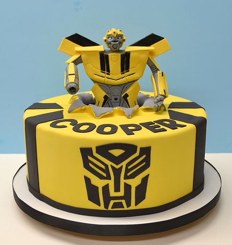 Bumble Bee Transformer Cake Bumble Bee Transformer Cake, Bumble Bee Transformer, Transformers Birthday Cake, Bee Birthday Cake, Bumble Bee Cake, Transformers Cake, Transformers Birthday Parties, Bumble Bee Birthday, Transformer Birthday