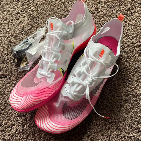 New Nike Zoom Victory Xc 5 Rawdacious Pink Mens Size 15 Track Aj0847-102 Crimson Spike Track And Field Shoes Training Pink Spikes Track, Pink Track Spikes, Track And Field Outfits, Track Gear, Track Szn, Soccer Girls Outfits, Track Fits, Spikes Running Shoes, Track Shoes Spikes