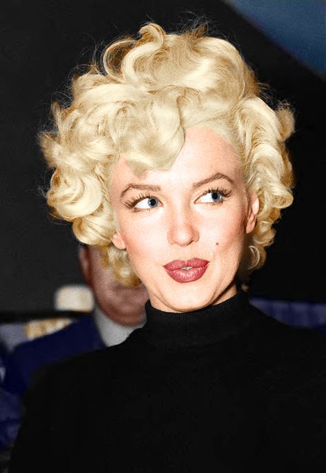 Alle Größen | Luminous beauty | Flickr - Fotosharing! Marilyn Monroe Hair, 1950s Hairstyles, Hair Styles 2014, Ash Blonde Hair, Marilyn Monroe Photos, Blonde Bombshell, Ash Blonde, Short Curly Hair, Platinum Blonde