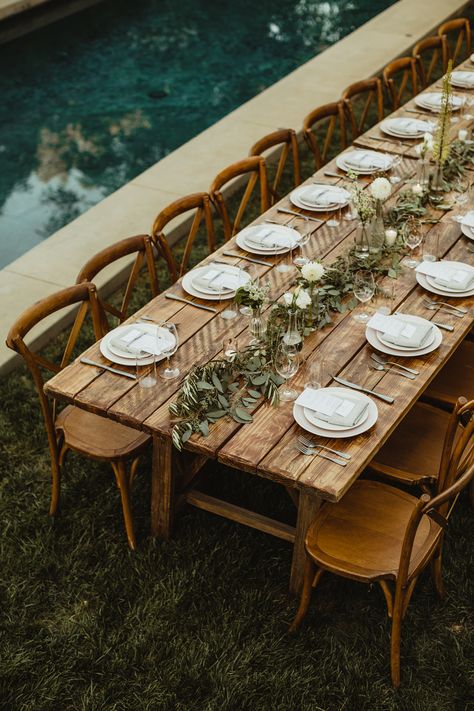 Rustic Long Table Decor, Picnic Table Wedding Decorations, Long Farmhouse Wedding Table, Wood Farm Table Wedding Decor, Long Rustic Table, Long Table Rustic Wedding, Wedding Tables No Tablecloth, Long Wedding Table Ideas, Long Table Garland