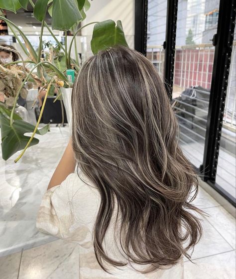 Ash Brown Hair Balayage, Ash Blonde Hair Balayage, Blonde Highlights On Dark Hair, Black Hair Balayage, Ash Hair Color, Brown Hair Inspo, Hair Color Streaks, Brunette Hair With Highlights, Hair Streaks