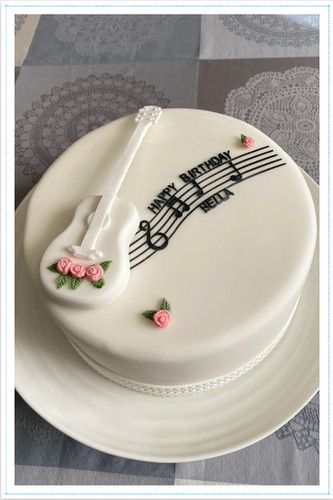 Music Bday Cake, Guitar Cake Ideas Birthday, Birthday Cake Guitar, Musical Birthday Cake, Birthday Cake Music, Music Cake Ideas, Music Birthday Cakes, Guitar Cakes, Guitar Birthday Cakes