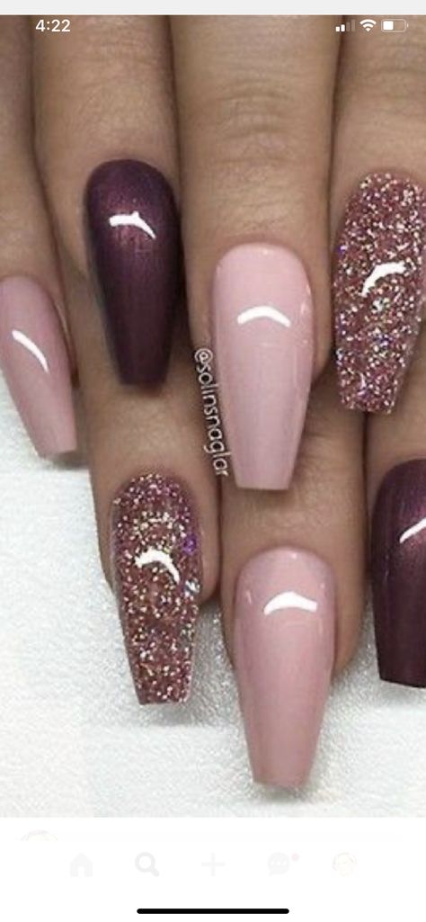 Wine Colour Nails Design, Burgundy And Mauve Nails, Wine Colored Fall Nails, Nails For Winery, Wine Colour Nail Art, Burgundy And Pink Nail Designs, Light Maroon Nails, Wine Purple Nails Acrylic, Wine Coloured Nails