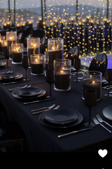 All Black Anniversary Party, Black Cocktail Party Decor, Classy Birthday Dinner Decor, Met Gala Party Decorations, Home Birthday Dinner Ideas, Black White Dinner Party, Masculine Dinner Party Table Settings, Black Party Decorations For Men, Supper Club Decor