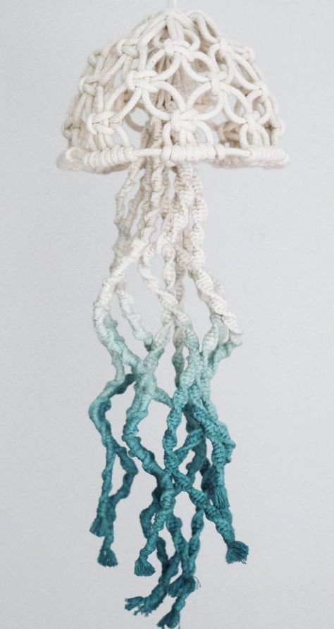 Macrame Fish Tutorial, Macrame Seashell, Macrame Ocean, Macrame Jellyfish, Macrame Sea, Macrame Shell, Macrame Fish, Diy Macrame Projects, Macrame Beach